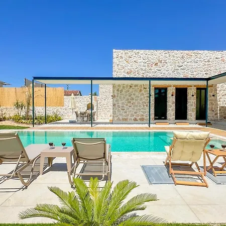 Villa Inn Villas *